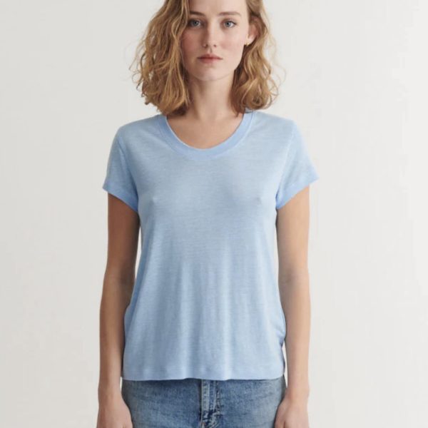 Blå t-shirt med korte ærmer. Basic Apparel Ashly Short Sleeve Tee Dutch Canal
